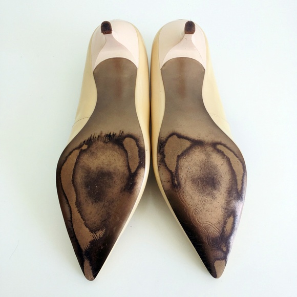 Tahari Patent Pointed Kitten Heels - Picture 7 of 7